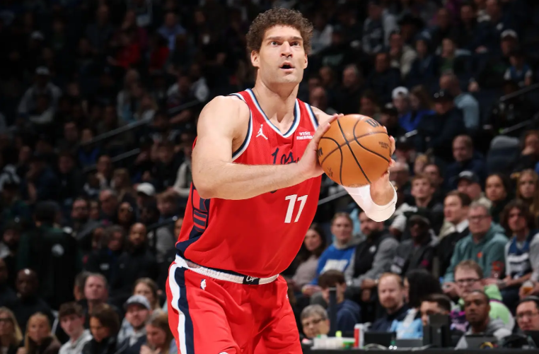 世界杯官方直播软件下载-被国王内线各种打爆!快船对于内线老将的使用方式存在巨大的问题